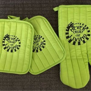 Halloween Green Guy Kitchen Oven Mitt Set